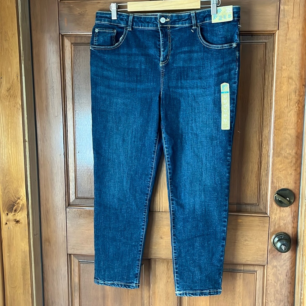 NWT THEREABOUTS Women's Dark Wash Superflex Straight Leg Jeans Size 18.5P